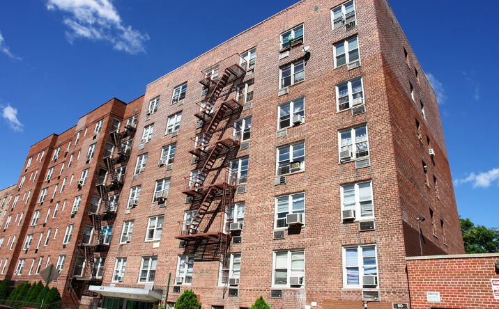 142-27 Barclay Ave, Flushing, NY 11355 | Crexi.com