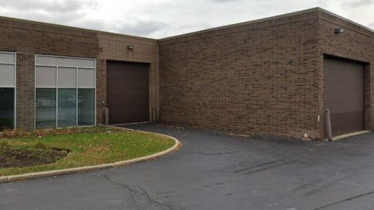 2246 Palmer Dr, Schaumburg, IL 60173