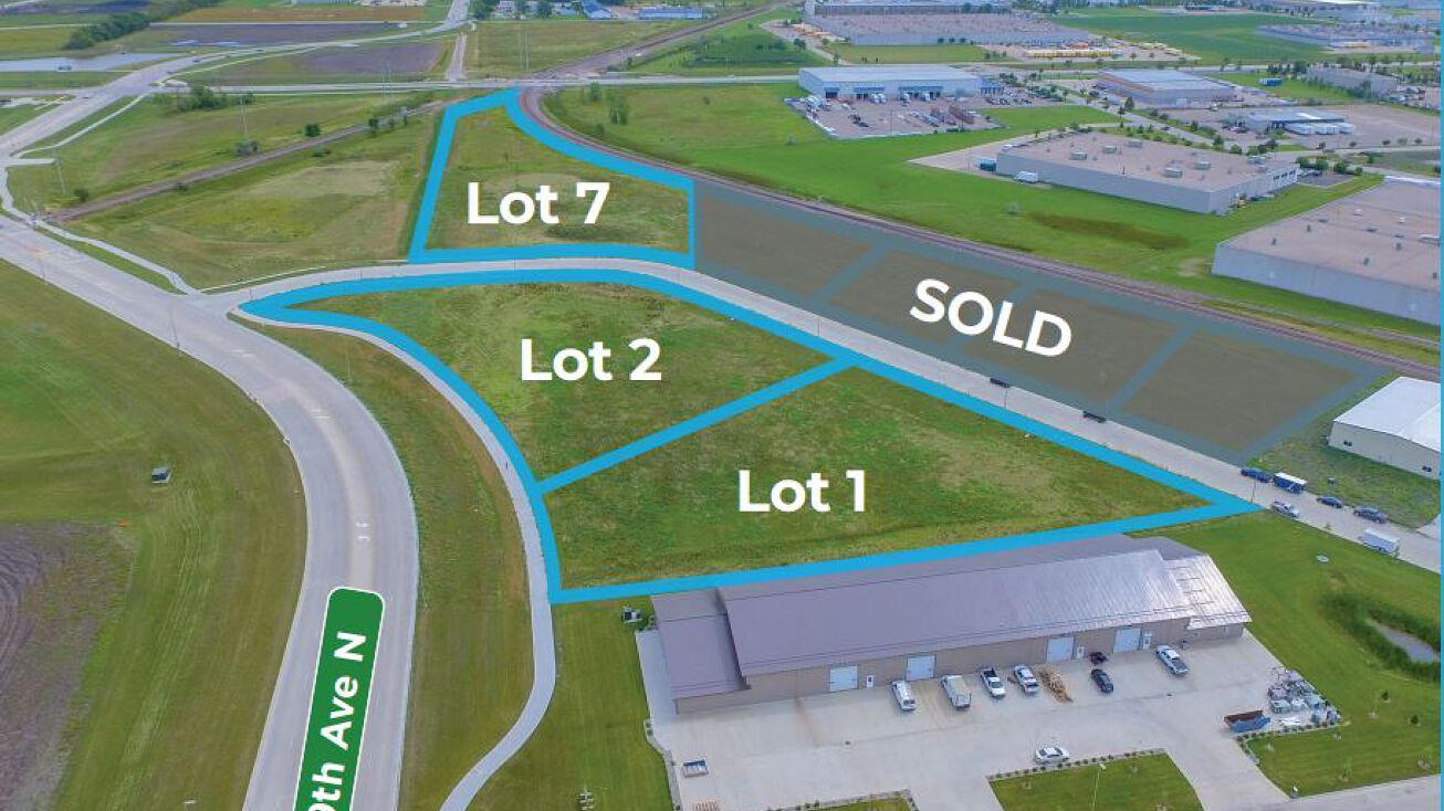 1841 Sheyenne St, West Fargo, ND 58078