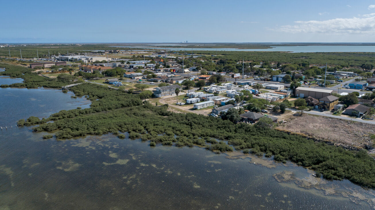 47975 Michigan St, Laguna Heights, TX 78578