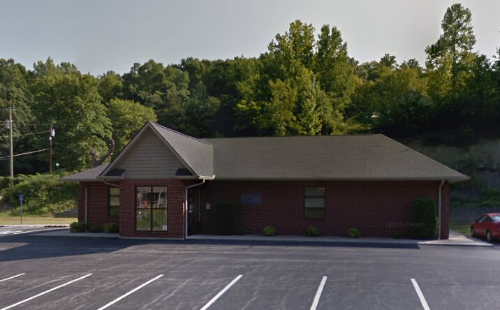 Pictures of Office property located at 601 5th St, Jellico, TN 37762 for comps - image #1