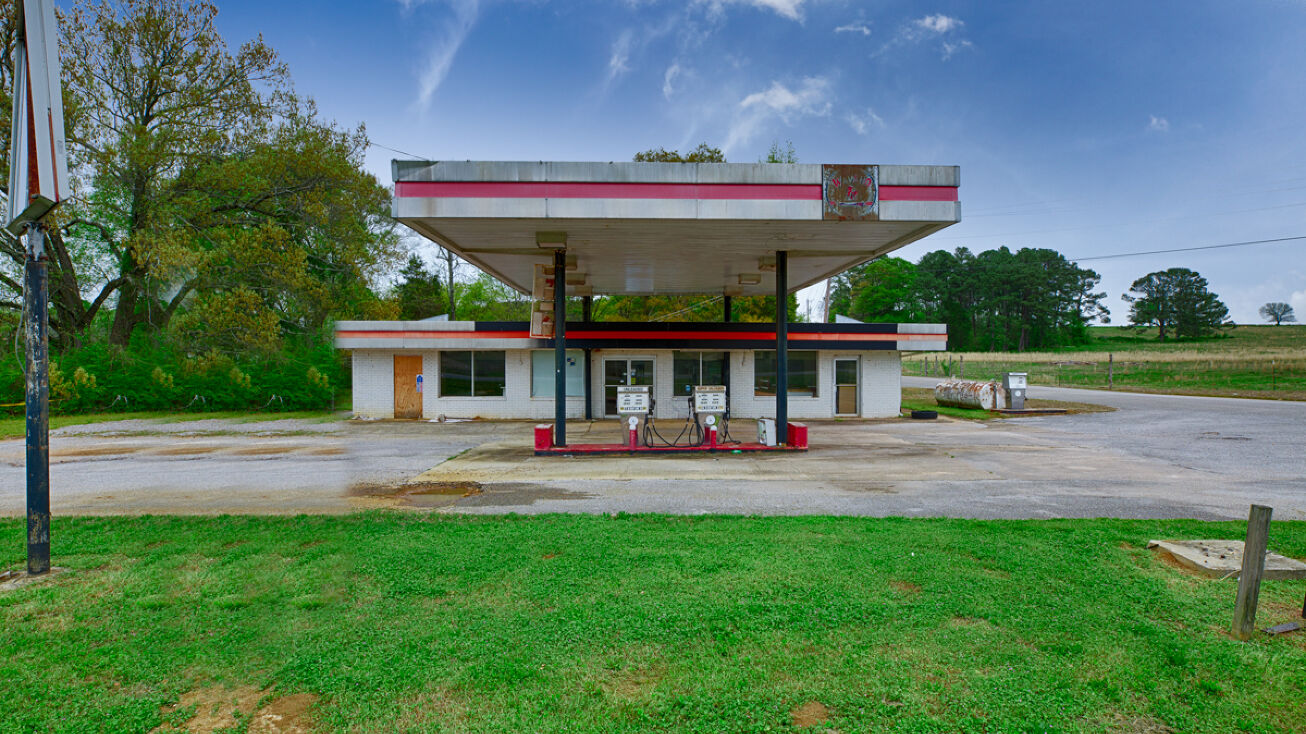 5745 US72, Athens, AL 35611