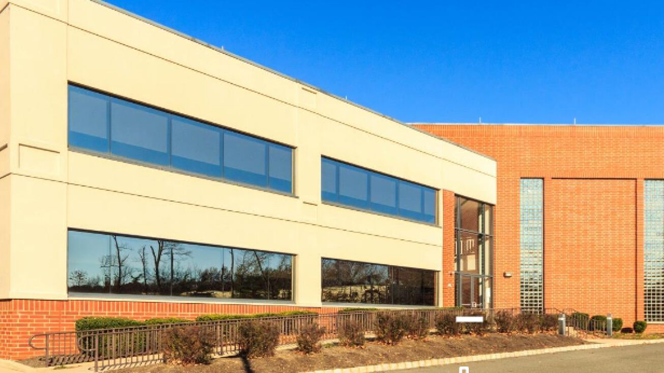 4 AAA Dr, Hamilton Township, NJ 08691