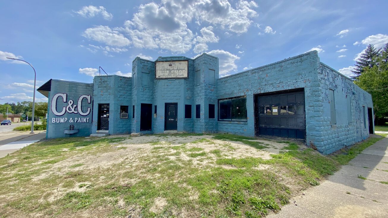 502 S Main St, Clawson, MI 48017