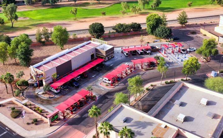 Pictures of Retail property located at 950 S Val Vista Dr, Gilbert, AZ 85296 for comps - image #1