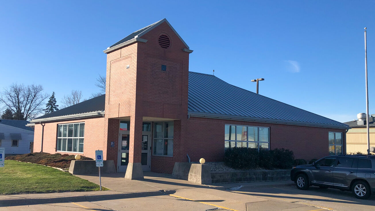 1400 W Garfield Ave, Bartonville, IL 61607