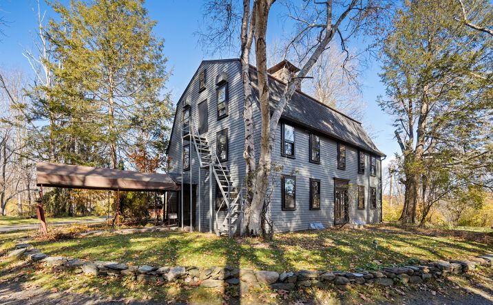 image of property at 571 TORRINGTON RD Litchfield CT 06759-2608