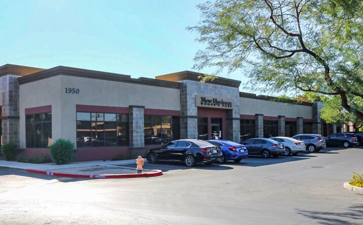 Pictures of Office property located at 1950 W Frye Rd, Chandler, AZ 85224 for comps - image #1