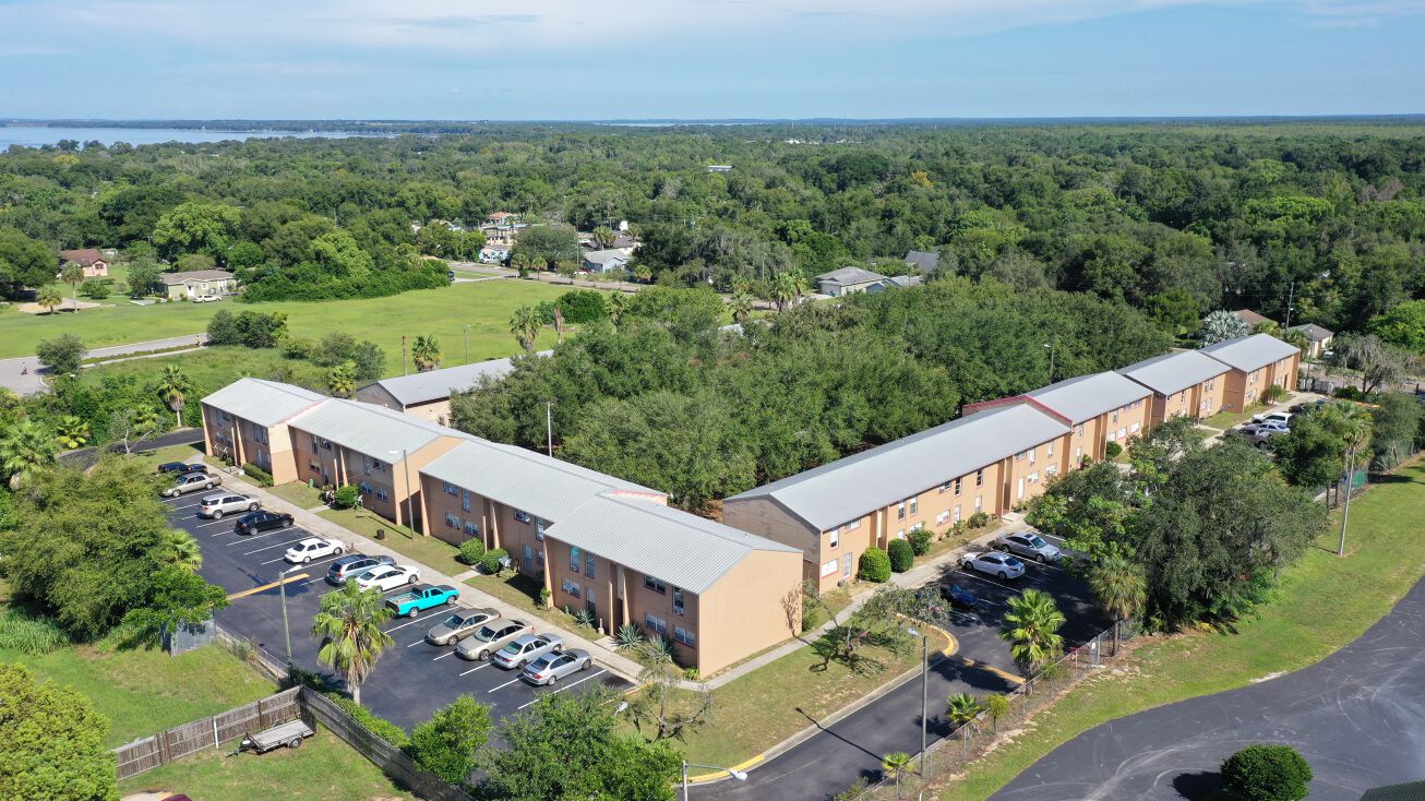 1482 E McDonald Ave, Eustis, FL 32726