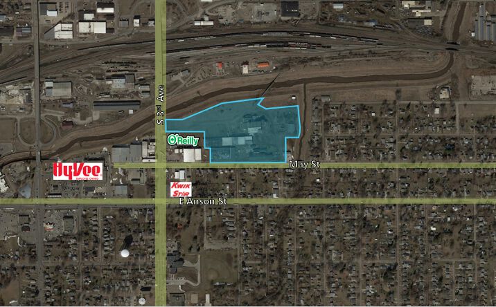 Pictures of Land property located at 702 S 3rd Ave, Marshalltown, IA 50158 for sales - image #1