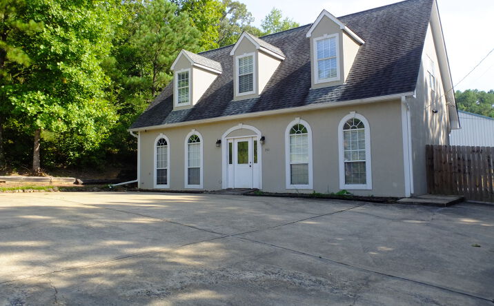 Pictures of Office property located at 350 Canyon Park Dr, Pelham, AL 35124 for comps - image #1