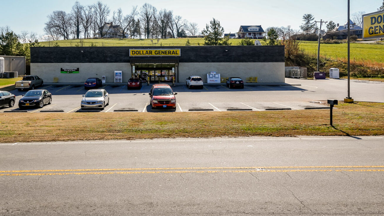 103 E Main St, Glen Alpine, NC 28628