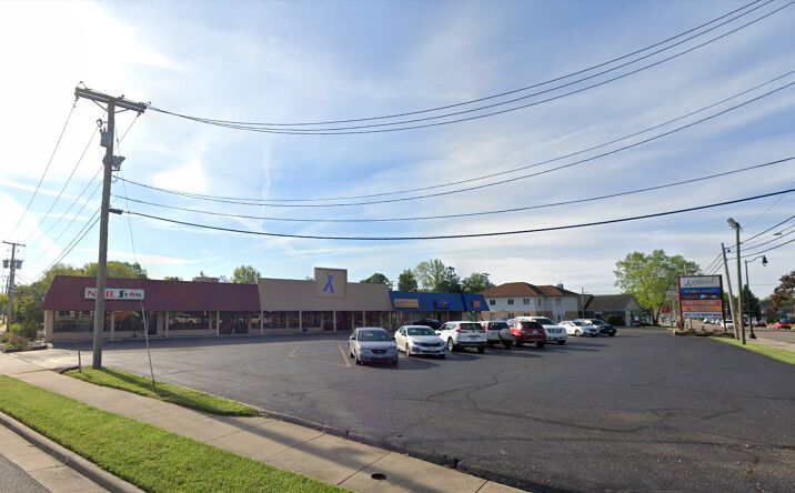 Pictures of Retail property located at 1100 N Main St, North Canton, OH 44720 for comps - image #1