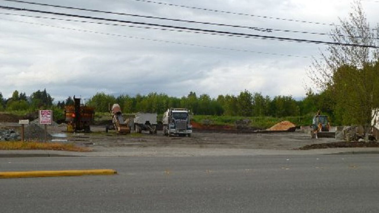 715 E College Way, Mount Vernon, WA 98273