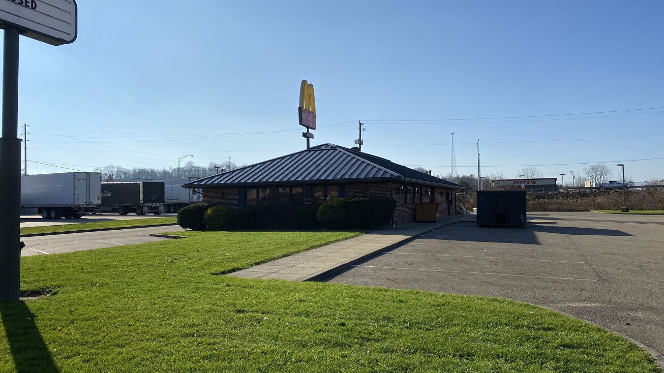 1700 Commerce Dr, Uhrichsville, OH 44683