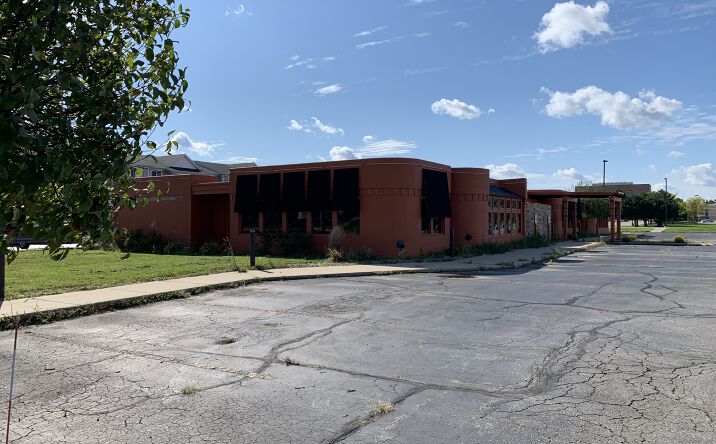 Pictures of Retail property located at 1516 S Mission St, Mt Pleasant, MI 48858 for sales - image #1