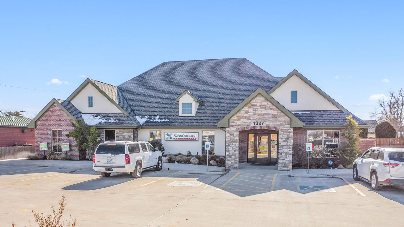 1327 Oklahoma Ave, Woodward, OK 73801 Office Property for Sale