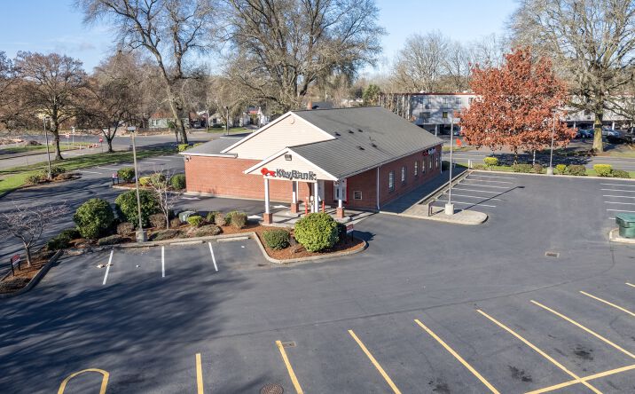 Pictures of Retail property located at 1750 Hudson St, Longview, WA 98632 for sales - image #1