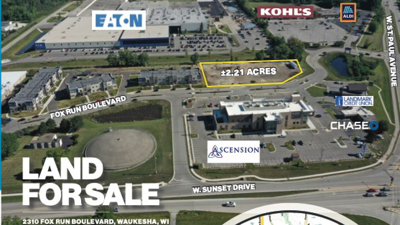 2310 Fox Run Blvd, Waukesha, WI 53188