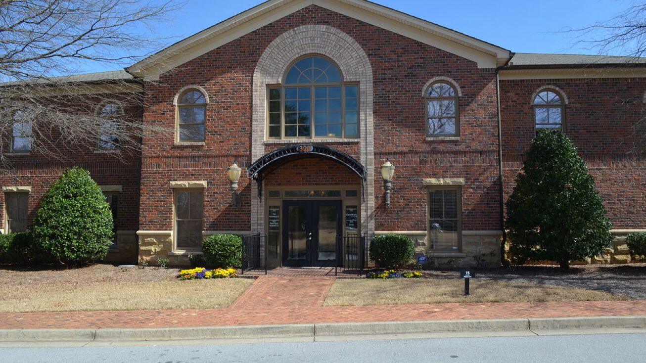 5400 Laurel Springs Pkwy, Suwanee, GA 30024