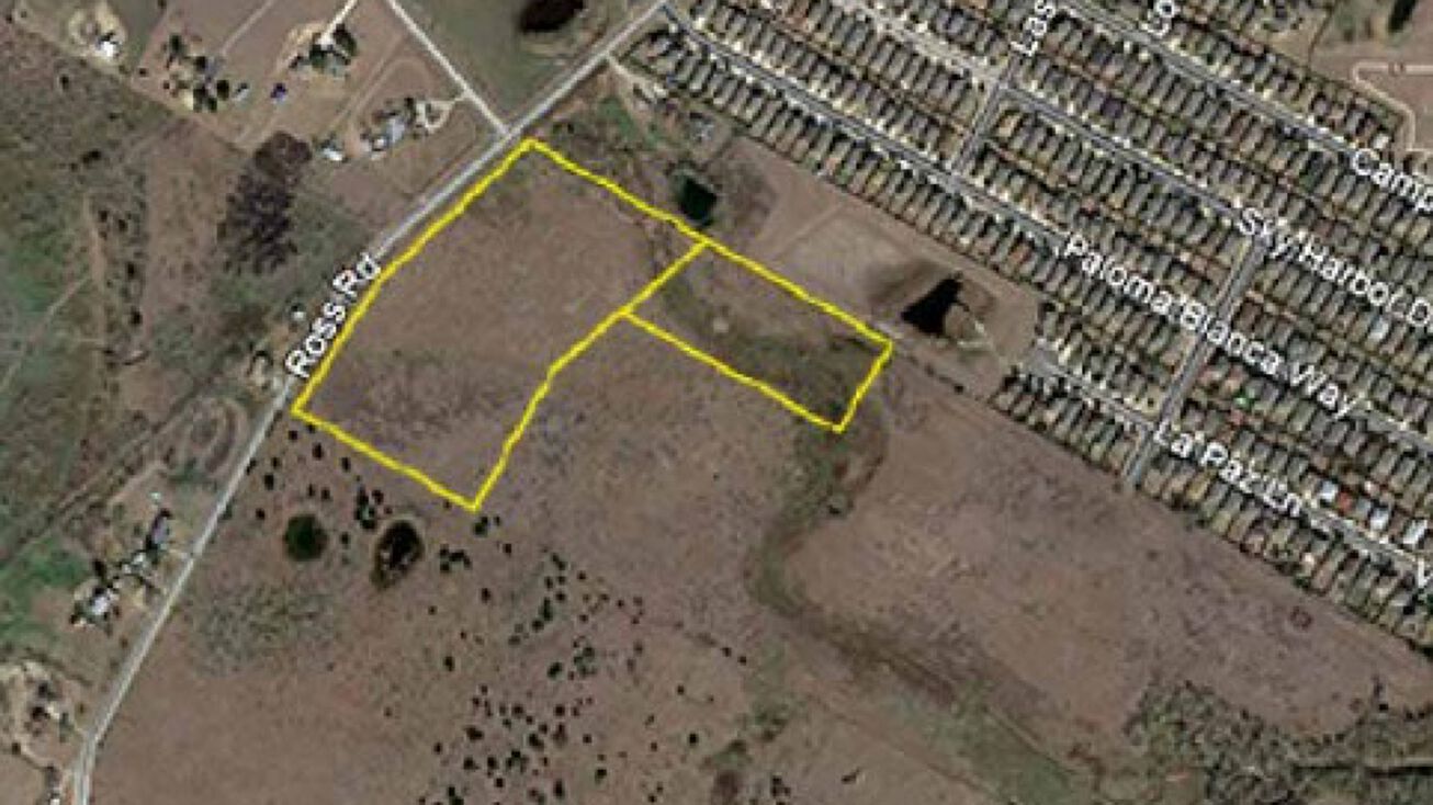 6101 Ross Rd, Del Valle, TX 78617