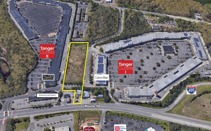 Pictures of Land property located at Tanger Mall Dr, Riverhead, NY 11901 for sales - image #1