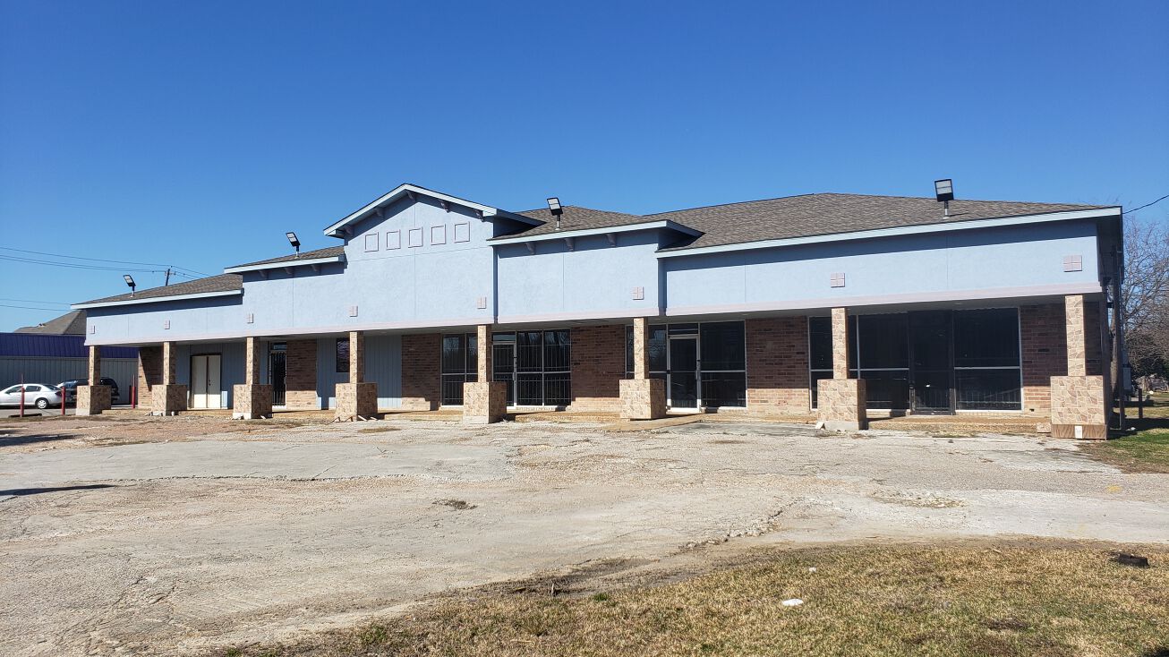 9025 Winkler Dr, Houston, TX 77017