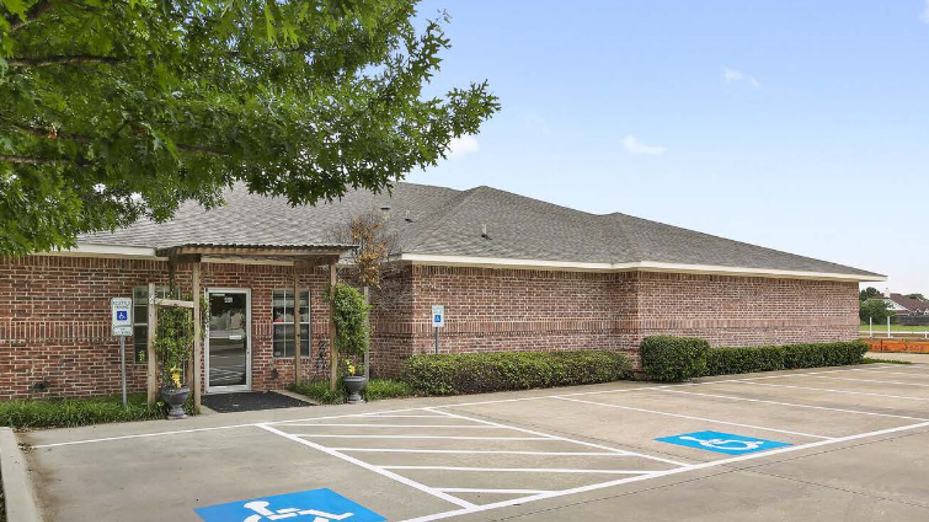 5190 Western Center Blvd, Haltom City, TX 76137