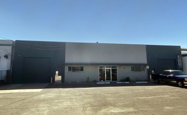 Pictures of Industrial property located at 215 S. 23rd St., Phoenix, AZ 85034 for comps - image #1