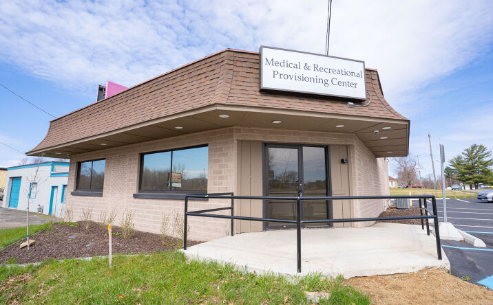 Pictures of Retail property located at 306 W Columbia Ave, Battle Creek, MI 49015 for sales - image #1