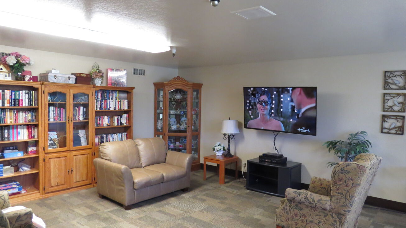 Pictures of Senior Living property located at 551 Gateway Dr, Napa, CA 94558 for sales - image #1