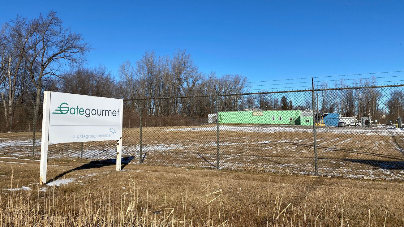 28000 Wick Rd, Romulus, MI 48174