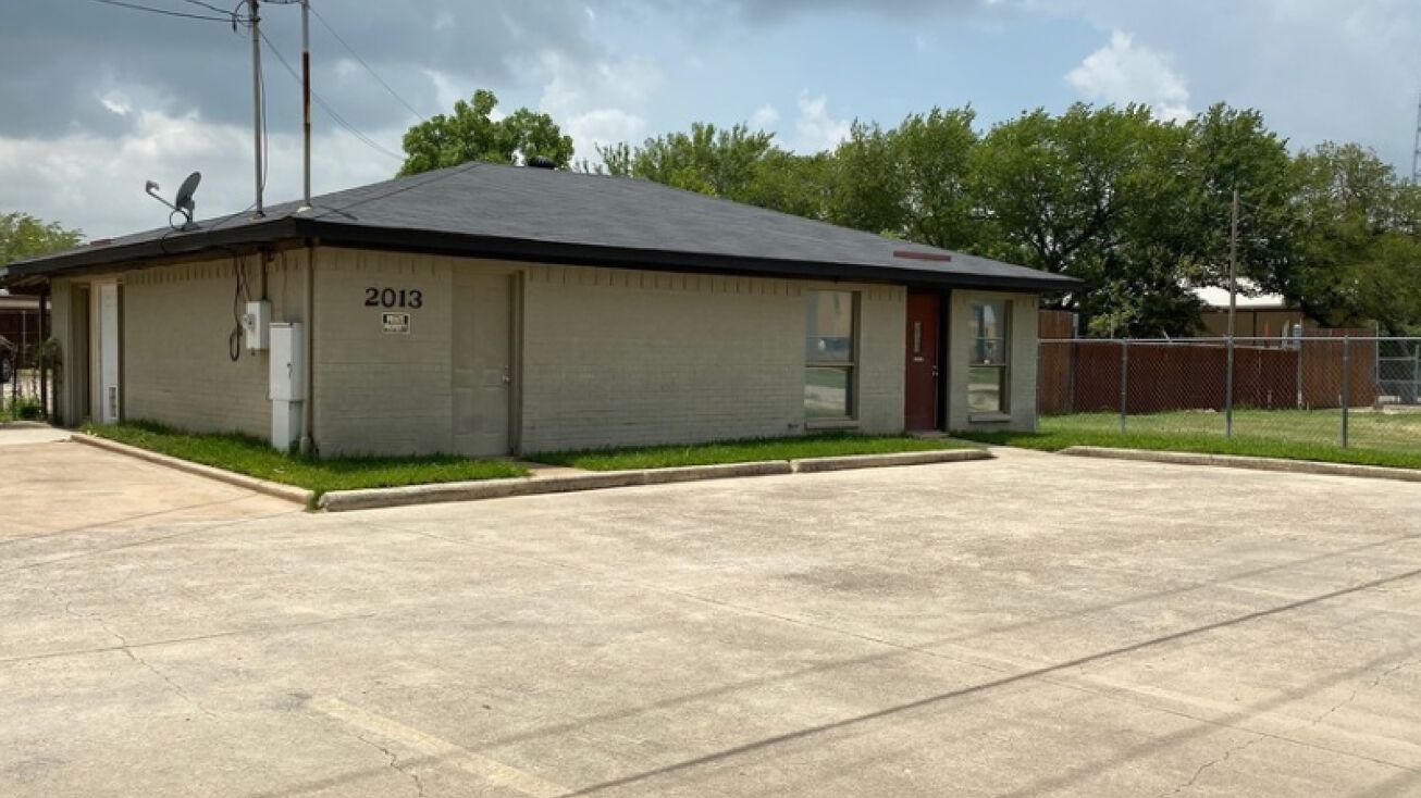 2013 N Broadway, Carrollton, TX 75006