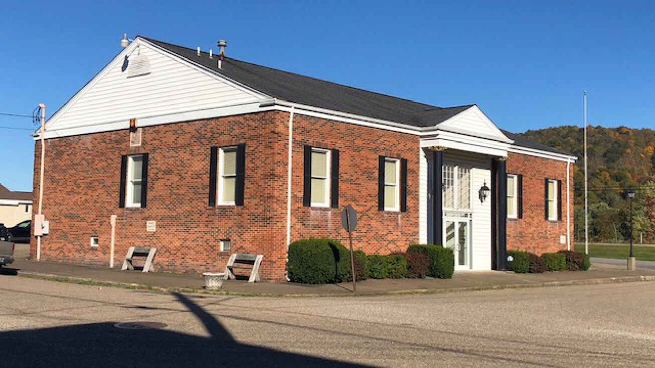 112 Ferry St, Clarington, OH 43915