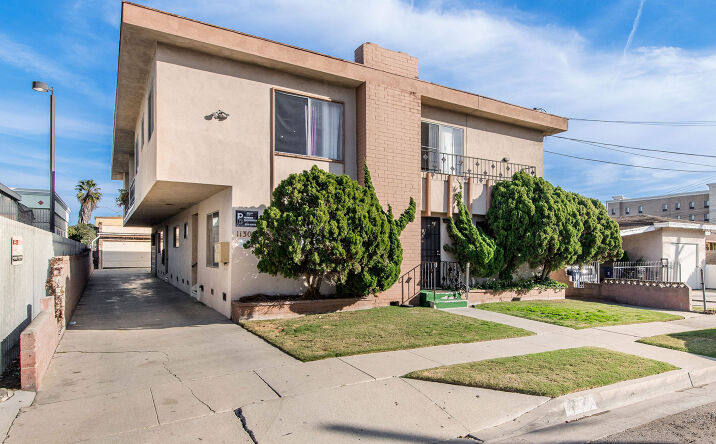 Pictures of Multifamily property located at 11300 Acacia Ave, Inglewood, CA 90304 for comps - image #1