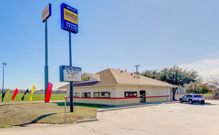 Pictures of Retail property located at 1510 Corsicana Hwy, Hillsboro, TX 76645 for comps - image #1