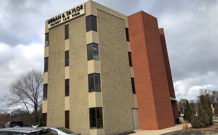 Pictures of Office property located at 4701 N Port Washington Rd, Glendale, WI 53212 for sales - image #1
