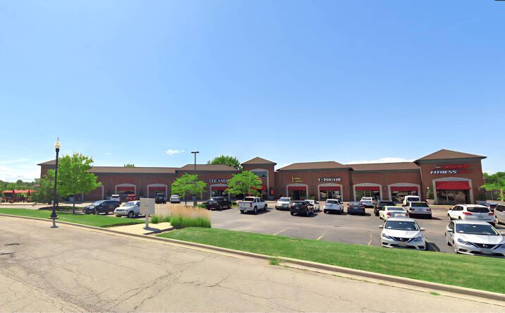 Pictures of Retail property located at 850 Tower Dr, Lake Villa, IL 60046 for sales - image #1