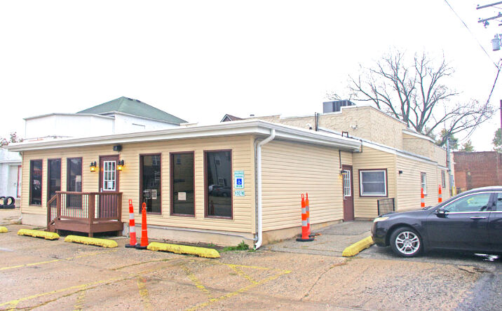 Pictures of Retail property located at 410 St. Louis St, Collinsville, IL 62234 for sales - image #1