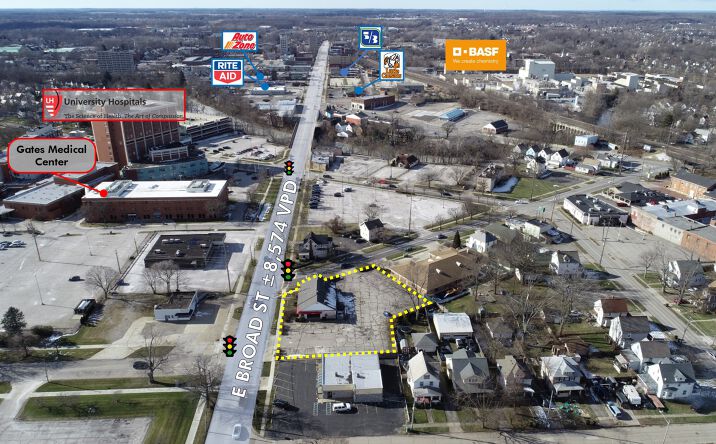 Pictures of Retail property located at 204 E Broad St, Elyria, OH 44035 for comps - image #1