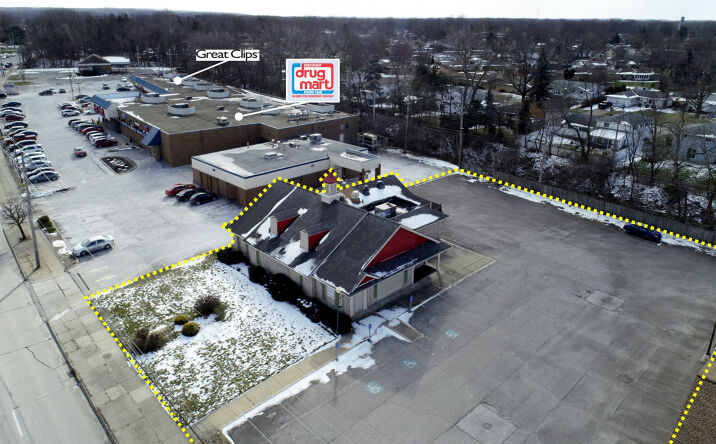 Pictures of Retail property located at 6400 York Rd, Parma Heights, OH 44130 for comps - image #1