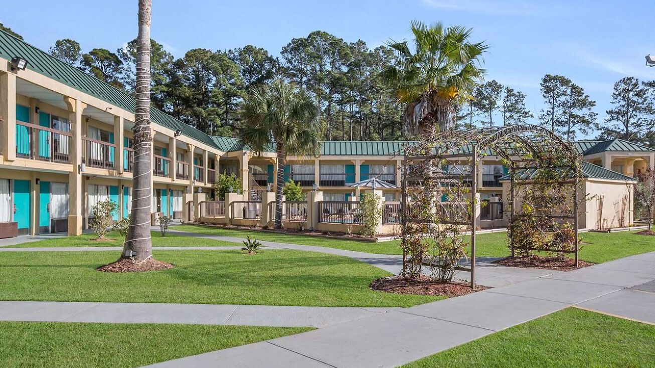 19534 Whyte Hardee Blvd, Hardeeville, SC 29927 Hospitality Property