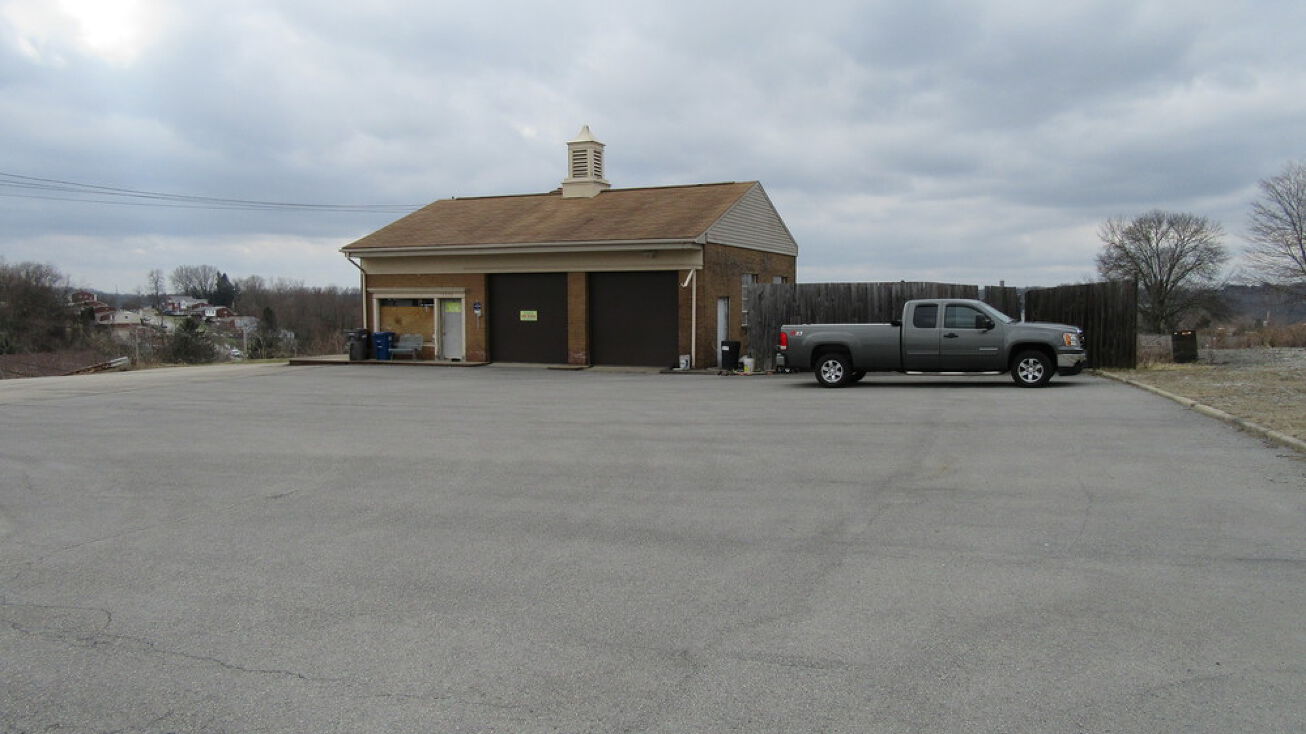 5302 Brownsville Rd, West Mifflin, PA 15236