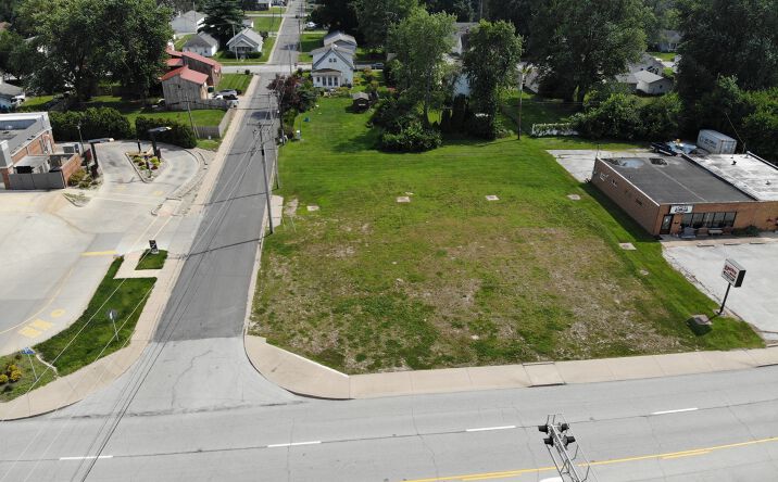 Pictures of Land property located at 707 W Jackson St, Macomb, IL 61455 for sales - image #1