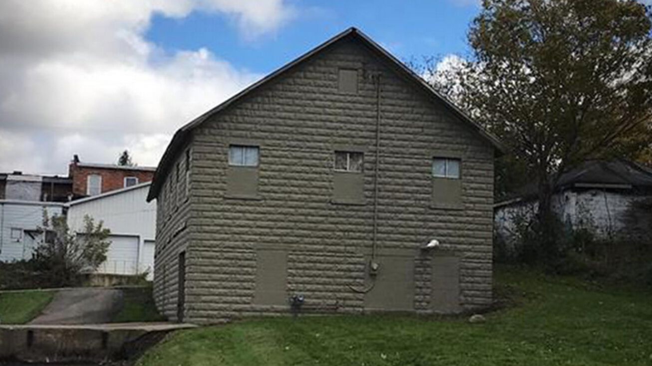 114 Henrietta St, Munith, MI 49259