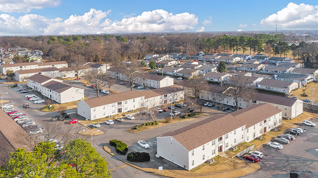 5958 E Point Dr, Memphis, TN 38115