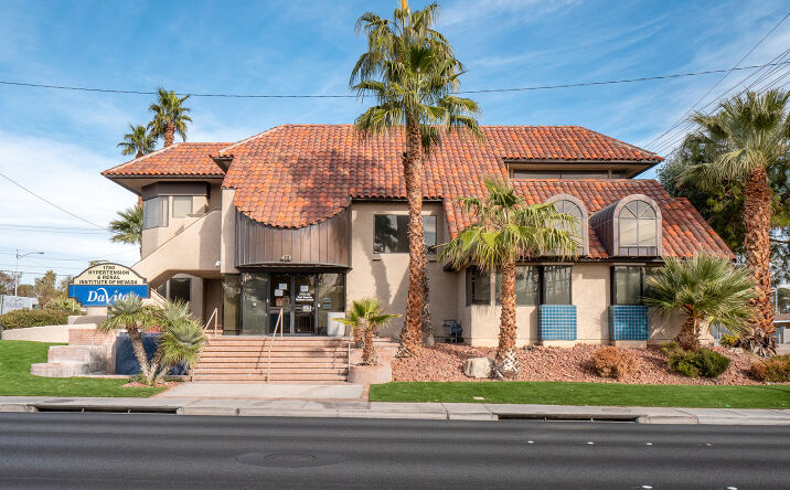 Pictures of Retail property located at 1750 E Desert Inn Rd, Las Vegas, NV 89169 for comps - image #1
