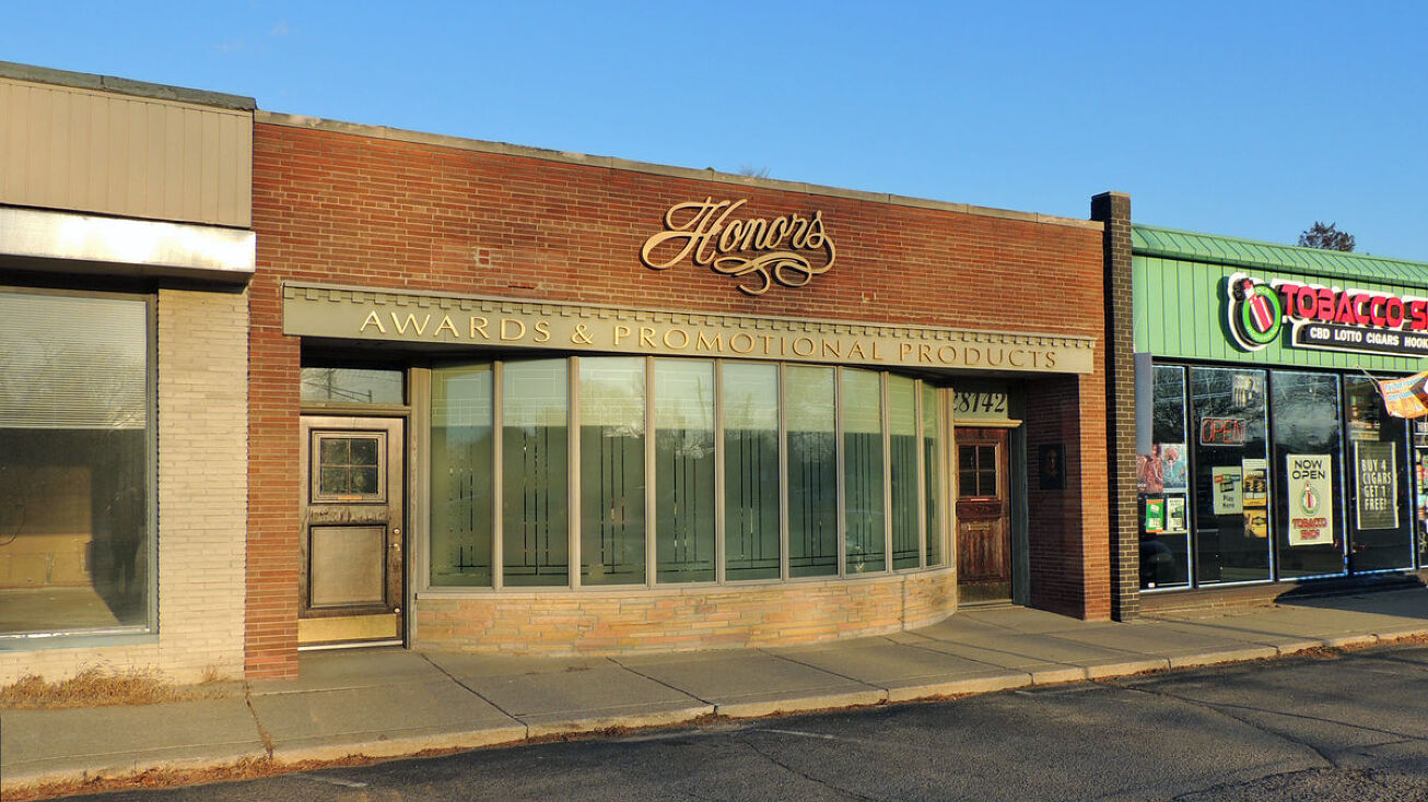 28142 Woodward Avenue, Royal Oak, MI 48067 Retail Property for Sale