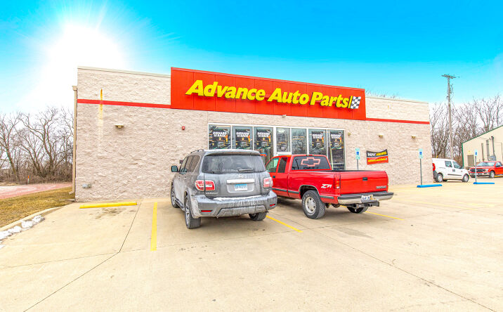 317 LAKE LAND BLVD Mattoon IL 61938-3905 APN: 17029001100 | Crexi.com