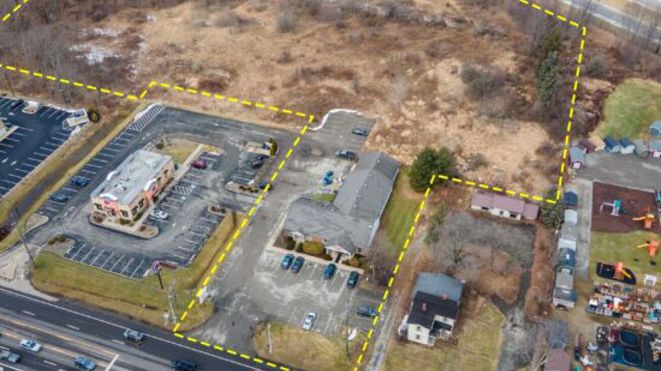 4242 BoardmanCanfield Rd, Canfield, OH 44406